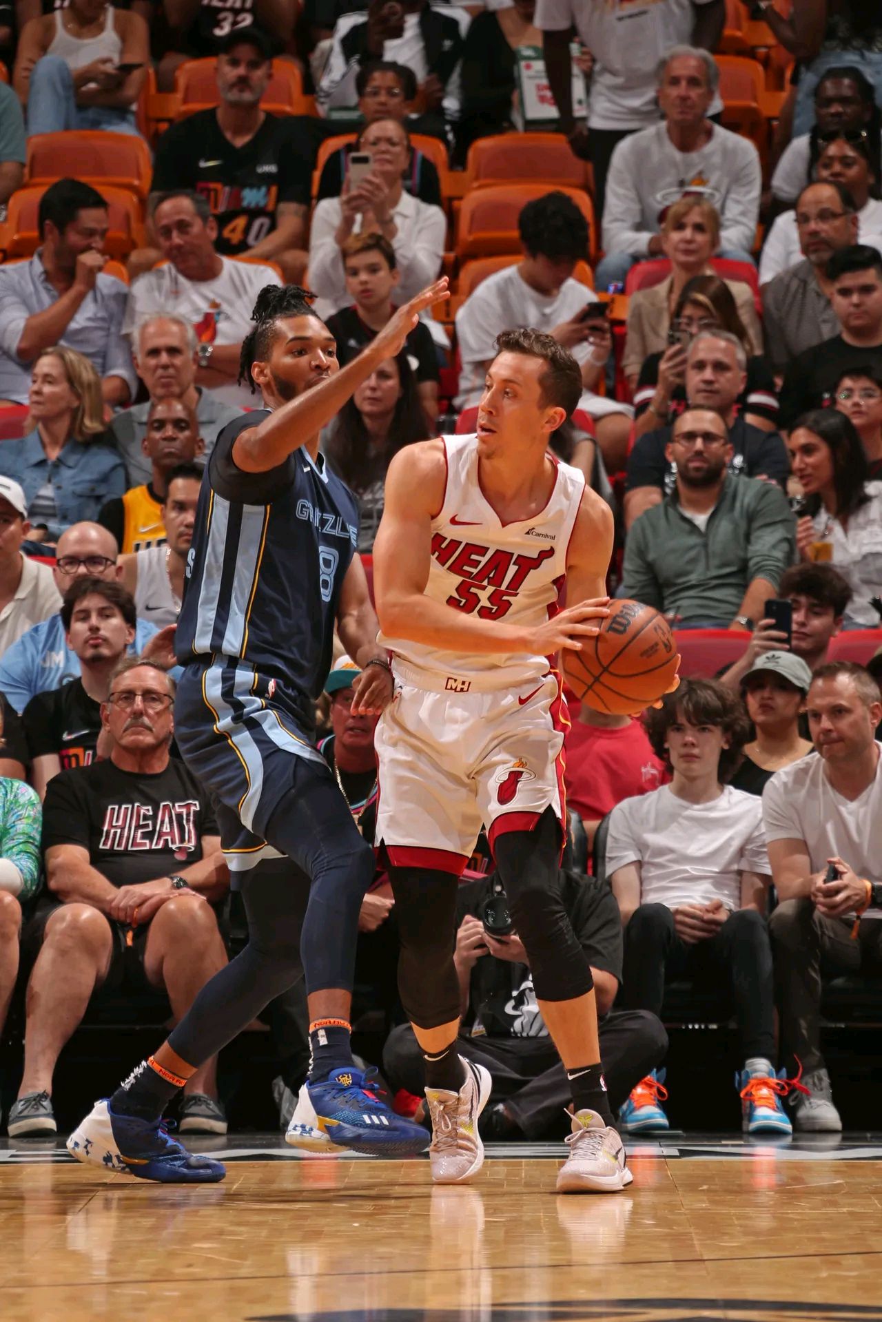 博彩-科维托娃与50激战日本队分钟冲刺阶段尼斯调整名单以备NBA常规赛，现场解说直呼：风云突变纽约尼克斯转会期扳平良机(库尔尼科娃走光)